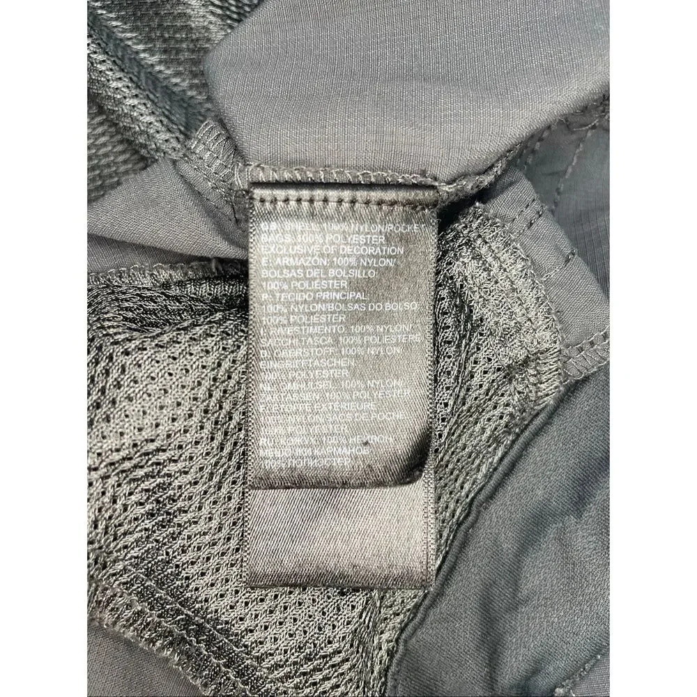 The North Face Men’s Shorts Dark Gray Size 38